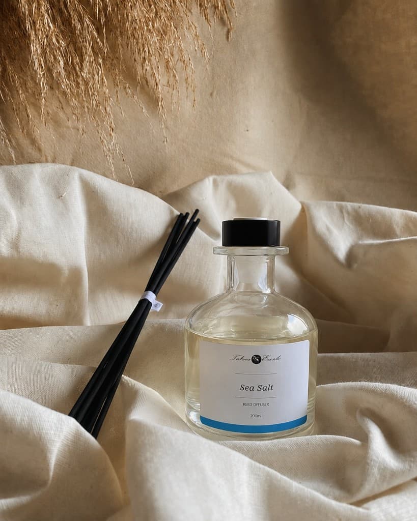 Sea Salt reed diffuser with black reeds